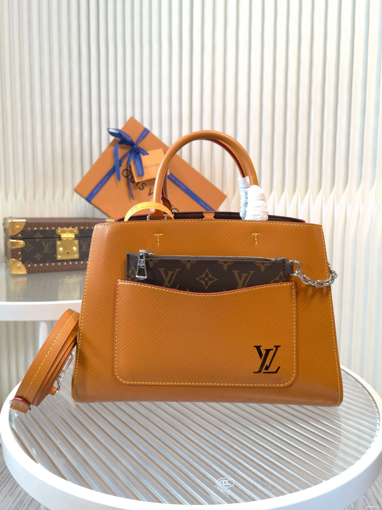 WIS VUITTON MM TOTE MARELLE LOUIS 0809